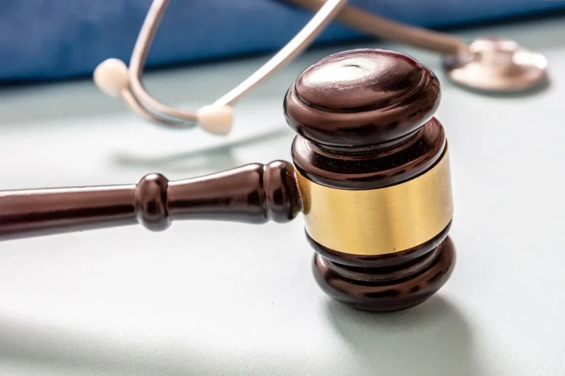 How to Find the Best Lawyer to Sue a Hospital for Medical Malpractice