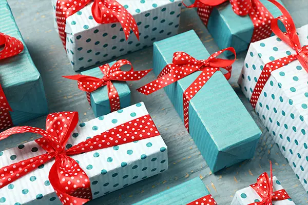 12 Thoughtful Holiday Gifts for Cancer Patients That Truly Help